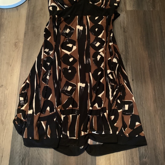 Madison Leigh back tie halter dress‎ . - Picture 3 of 4